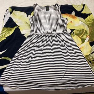 Old Navy Knee length striped dress